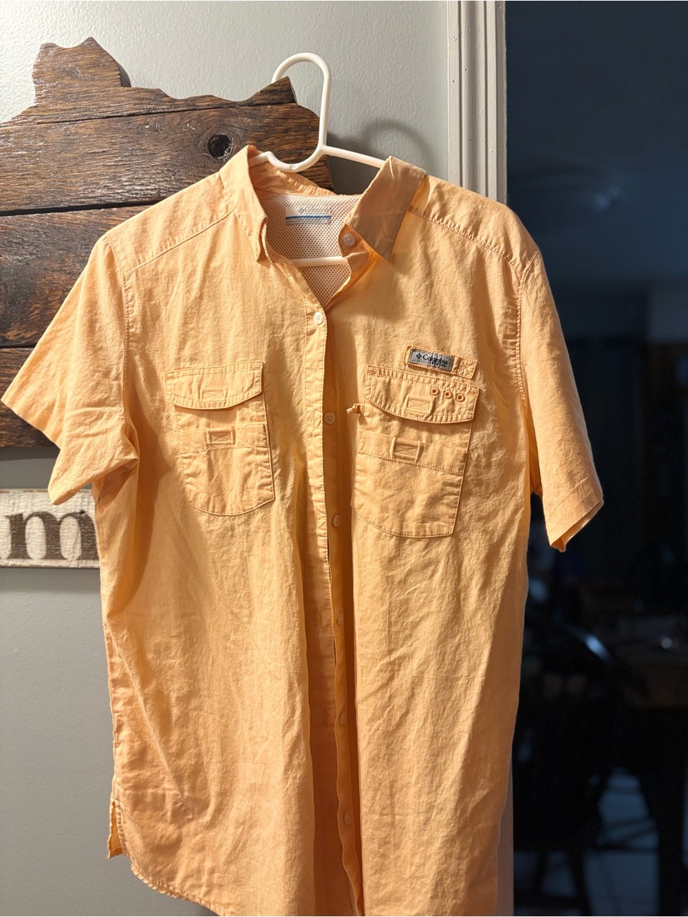 Columbia Light Orange Short Sleeve Button-Down Shirt size large